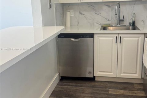 Copropriété à louer à Lauderhill, Floride: 1 chambre, 72.74 m2 № 1971067 - photo 6