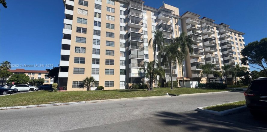 Condo à Lauderhill, Floride, 1 chambre № 1971067