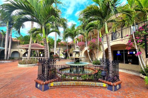 Commercial property in Venice, Florida 65.03 sq.m. № 2214877 - photo 24