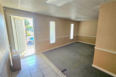 Commercial property in Venice, Florida 65.03 sq.m. № 2214877 - photo 16