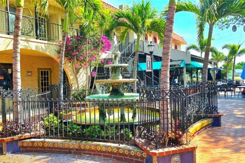 Commercial property in Venice, Florida 65.03 sq.m. № 2214877 - photo 26