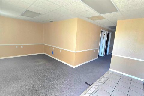 Commercial property in Venice, Florida 65.03 sq.m. № 2214877 - photo 10