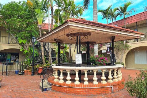 Commercial property in Venice, Florida 65.03 sq.m. № 2214877 - photo 23