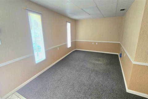 Commercial property in Venice, Florida 65.03 sq.m. № 2214877 - photo 17