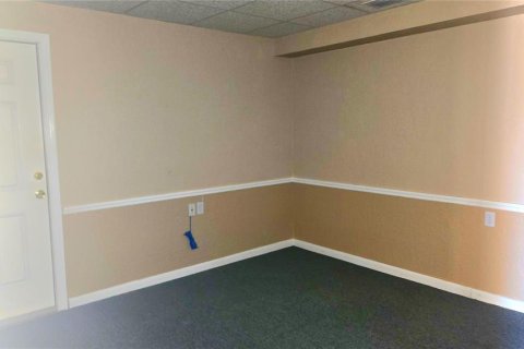 Commercial property in Venice, Florida 65.03 sq.m. № 2214877 - photo 12