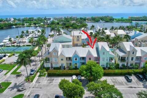 Townhouse in Lighthouse Point, Florida 3 bedrooms, 173.82 sq.m. № 2246595