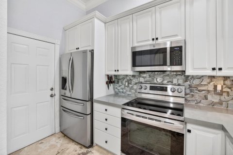 Townhouse in Lighthouse Point, Florida 3 bedrooms, 173.82 sq.m. № 2246595 - photo 12