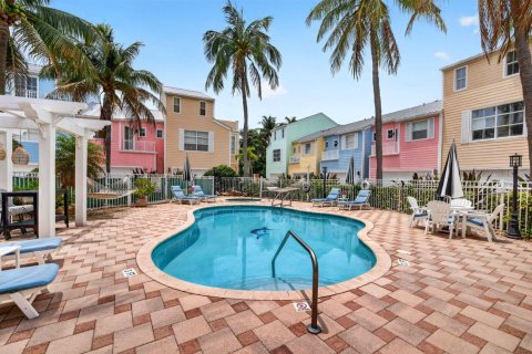 Townhouse in Lighthouse Point, Florida 3 bedrooms, 173.82 sq.m. № 2246595 - photo 29
