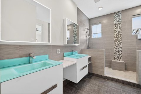 Townhouse in Lighthouse Point, Florida 3 bedrooms, 173.82 sq.m. № 2246595 - photo 18