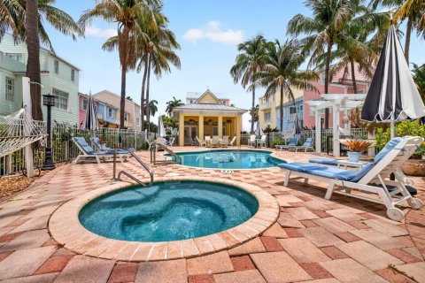 Townhouse in Lighthouse Point, Florida 3 bedrooms, 173.82 sq.m. № 2246595 - photo 30
