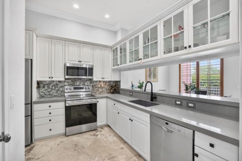 Townhouse in Lighthouse Point, Florida 3 bedrooms, 173.82 sq.m. № 2246595 - photo 11