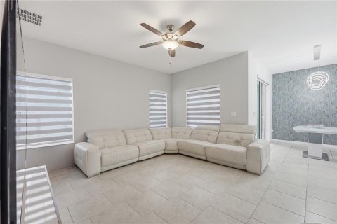Casa en venta en Davenport, Florida, 4 dormitorios, 148.64 m2 № 2210146 - foto 16