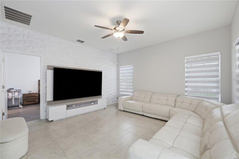 Casa en venta en Davenport, Florida, 4 dormitorios, 148.64 m2 № 2210146 - foto 15