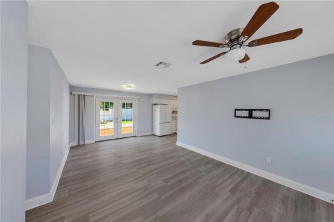 House in Largo, Florida 5 bedrooms, 128.39 sq.m. № 1774980 - photo 7