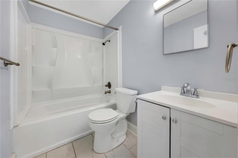 House in Largo, Florida 5 bedrooms, 128.39 sq.m. № 1774980 - photo 23