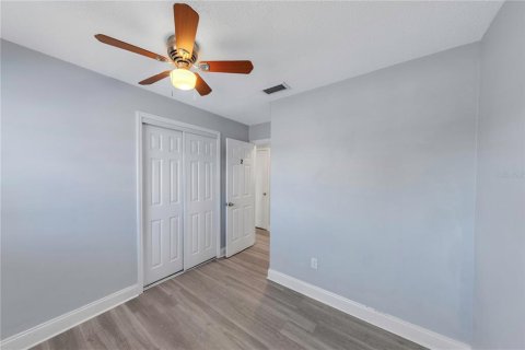 House in Largo, Florida 5 bedrooms, 128.39 sq.m. № 1774980 - photo 18