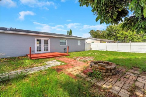 House in Largo, Florida 5 bedrooms, 128.39 sq.m. № 1774980 - photo 4