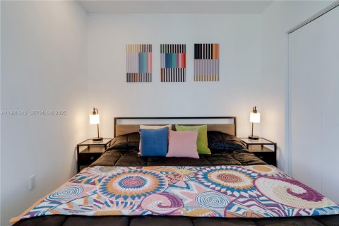 Condo in Miami, Florida, 1 bedroom  № 1990272 - photo 13