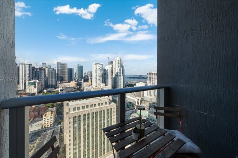Condo in Miami, Florida, 1 bedroom  № 1990272 - photo 19