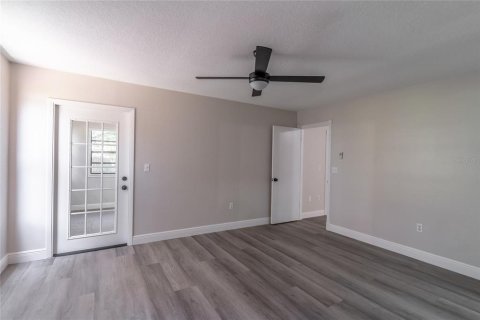 Casa en venta en Kissimmee, Florida, 3 dormitorios, 158.4 m2 № 1899365 - foto 14