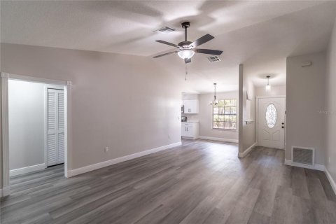 Casa en venta en Kissimmee, Florida, 3 dormitorios, 158.4 m2 № 1899365 - foto 11