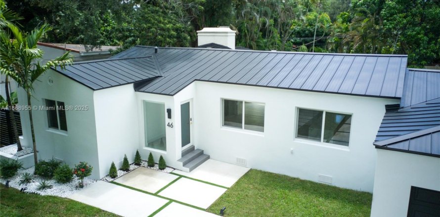 House in Miami Shores, Florida 3 bedrooms, 194.54 sq.m. № 1895513