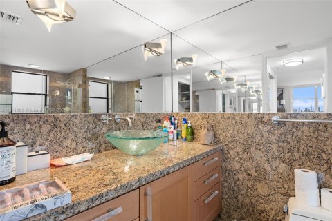 Condominio en alquiler en Miami Beach, Florida, 2 dormitorios, 89.19 m2 № 2013695 - foto 17