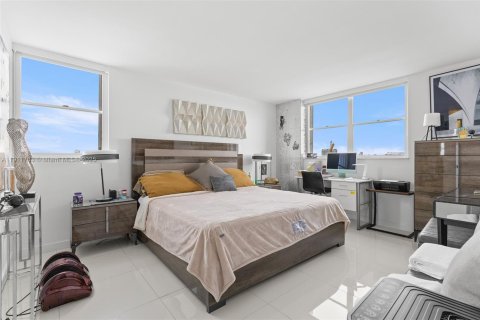 Condominio en alquiler en Miami Beach, Florida, 2 dormitorios, 89.19 m2 № 2013695 - foto 12