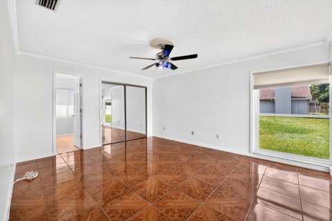 Villa ou maison à vendre à Palm Bay, Floride: 3 chambres, 146.04 m2 № 2430553 - photo 17
