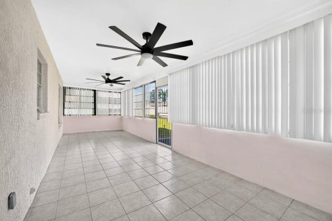 Villa ou maison à vendre à Palm Bay, Floride: 3 chambres, 146.04 m2 № 2430553 - photo 30