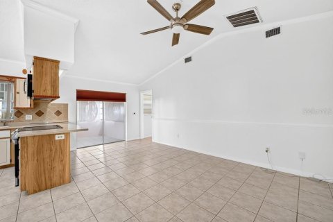 Villa ou maison à vendre à Palm Bay, Floride: 3 chambres, 146.04 m2 № 2430553 - photo 16