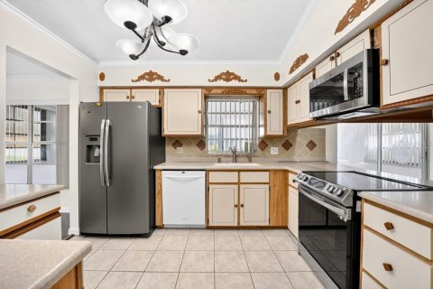 Villa ou maison à vendre à Palm Bay, Floride: 3 chambres, 146.04 m2 № 2430553 - photo 10