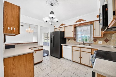 Villa ou maison à vendre à Palm Bay, Floride: 3 chambres, 146.04 m2 № 2430553 - photo 12