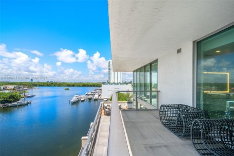 Copropriété à vendre à Sunny Isles Beach, Floride: 4 chambres, 301.75 m2 № 1958337 - photo 24