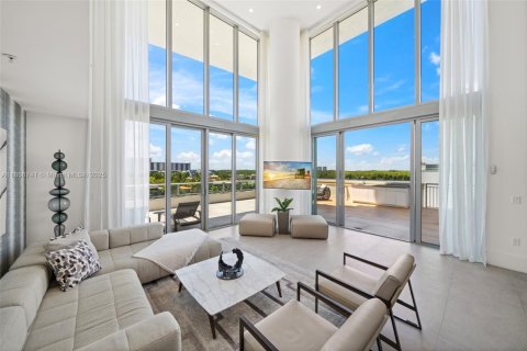Copropriété à vendre à Sunny Isles Beach, Floride: 4 chambres, 301.75 m2 № 1958337 - photo 1