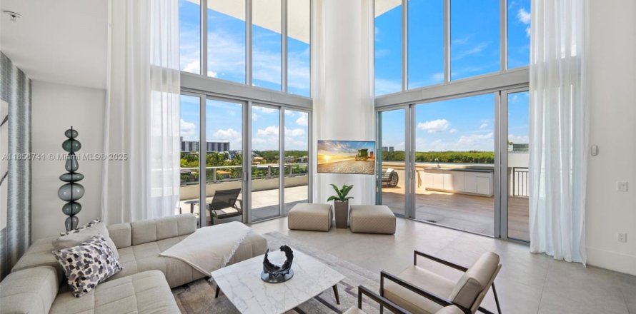 Condo à Sunny Isles Beach, Floride, 4 chambres № 1958337