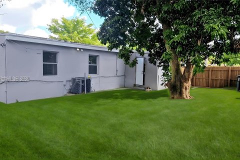 Casa en venta en Fort Lauderdale, Florida, 4 dormitorios, 108.88 m2 № 2003624 - foto 23