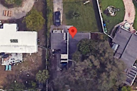 House in Fort Lauderdale, Florida 4 bedrooms, 108.88 sq.m. № 2003624 - photo 2