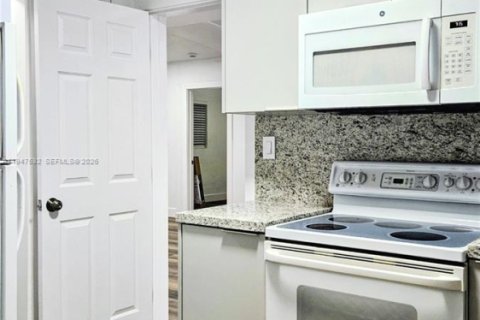 Купить виллу или дом в Форт-Лодердейл, Флорида 4 спальни, 108.88м2, № 2003624 - фото 6