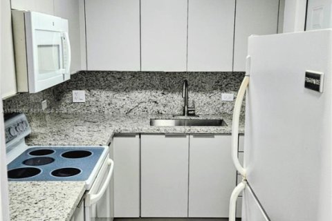 Купить виллу или дом в Форт-Лодердейл, Флорида 4 спальни, 108.88м2, № 2003624 - фото 10