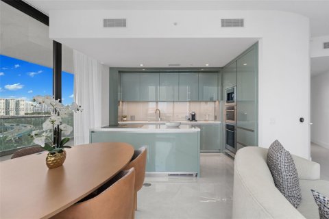 Condo in Sunny Isles Beach, Florida, 2 bedrooms  № 1892114 - photo 5