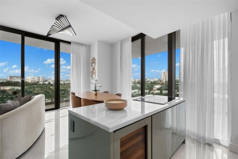 Condo in Sunny Isles Beach, Florida, 2 bedrooms  № 1892114 - photo 4