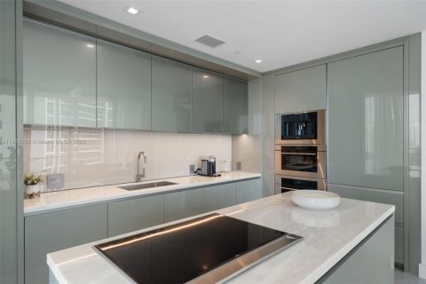 Condo in Sunny Isles Beach, Florida, 2 bedrooms  № 1892114 - photo 9