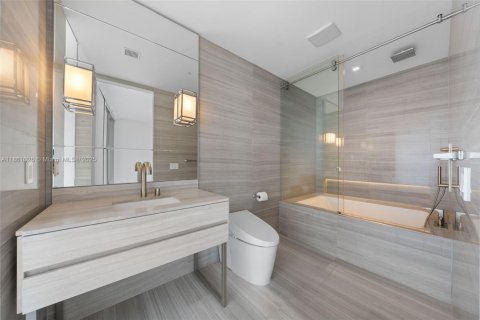 Condo in Sunny Isles Beach, Florida, 2 bedrooms  № 1892114 - photo 14