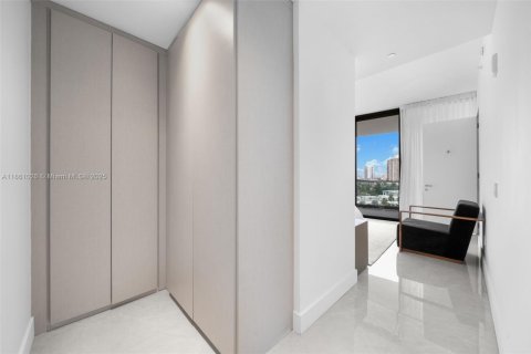 Condo in Sunny Isles Beach, Florida, 2 bedrooms  № 1892114 - photo 16