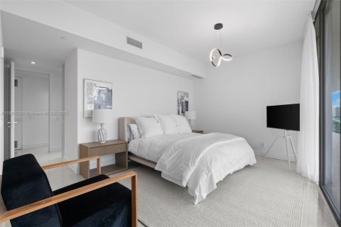 Condo in Sunny Isles Beach, Florida, 2 bedrooms  № 1892114 - photo 13