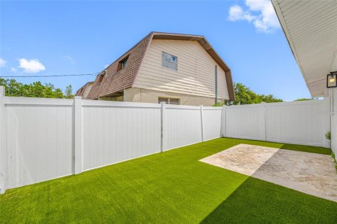 Villa ou maison à louer à Saint Petersburg, Floride: 2 chambres, 74.32 m2 № 1917461 - photo 20