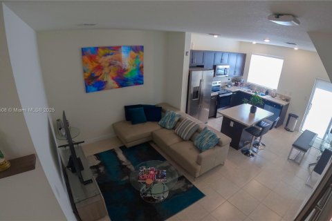Casa en venta en Hialeah, Florida, 3 dormitorios, 123.75 m2 № 1860609 - foto 27