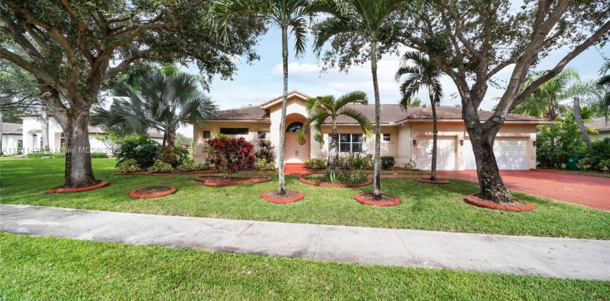Villa ou maison à Davie, Floride 4 chambres, 254.55 m2 № 1968209