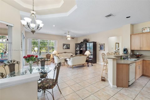 Villa ou maison à vendre à Davie, Floride: 4 chambres, 254.55 m2 № 1968209 - photo 13